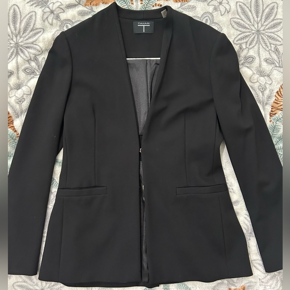 T Tahari Elegant Black Women's Blazer